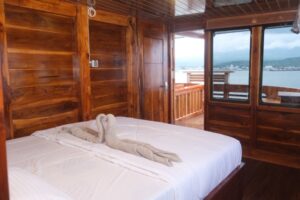 Komodo Cabin