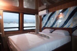 Manta Cabin